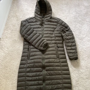 Jacka  - Bra jacka i storlek M