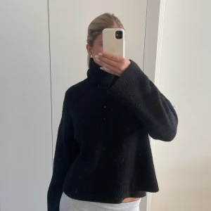 Stickad tröja - Superfin stickad svart polotröja från zara! 