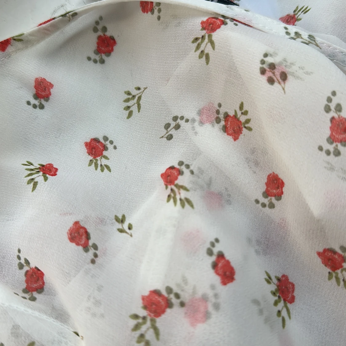 Söt blommig blus  - 90