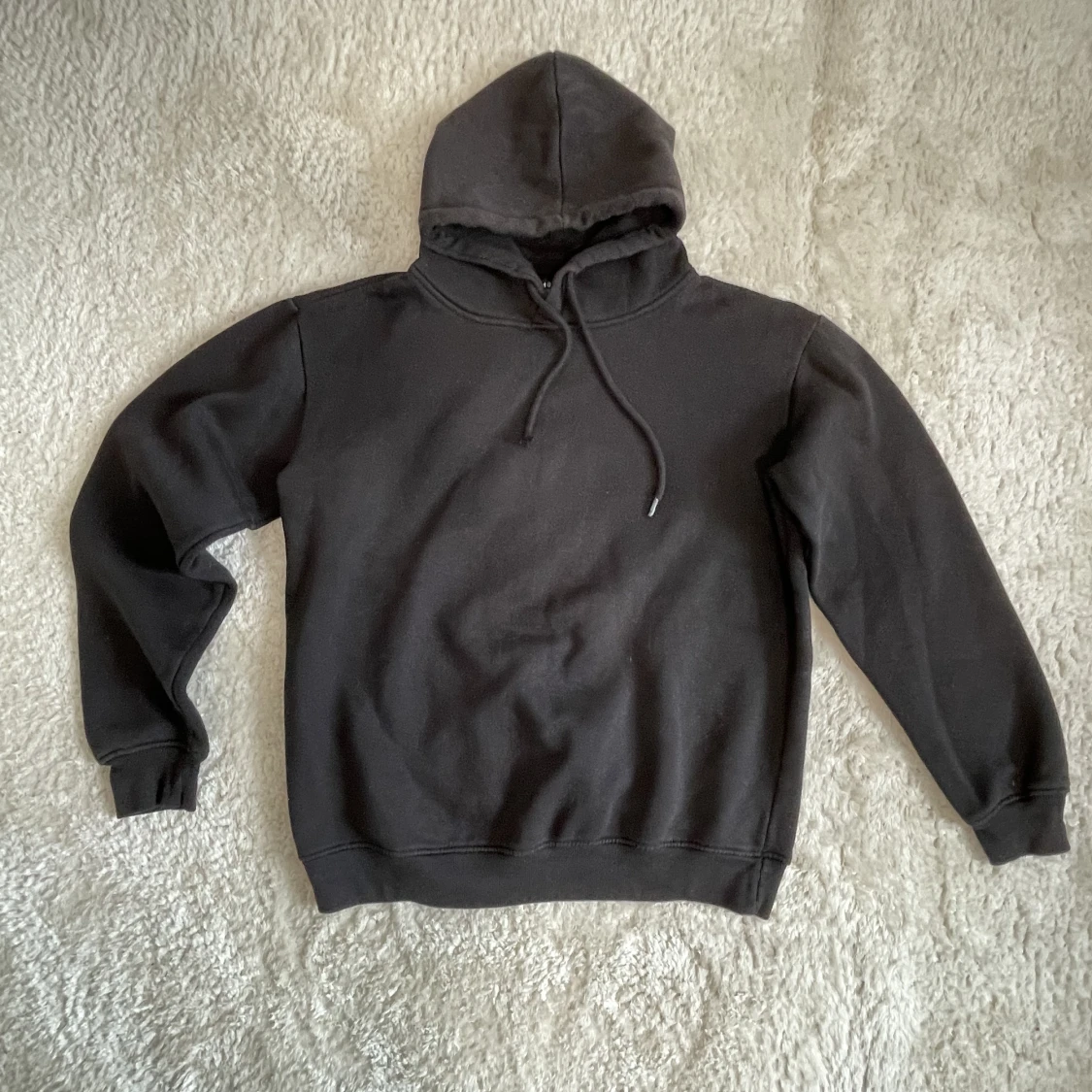 Svart hoodie 