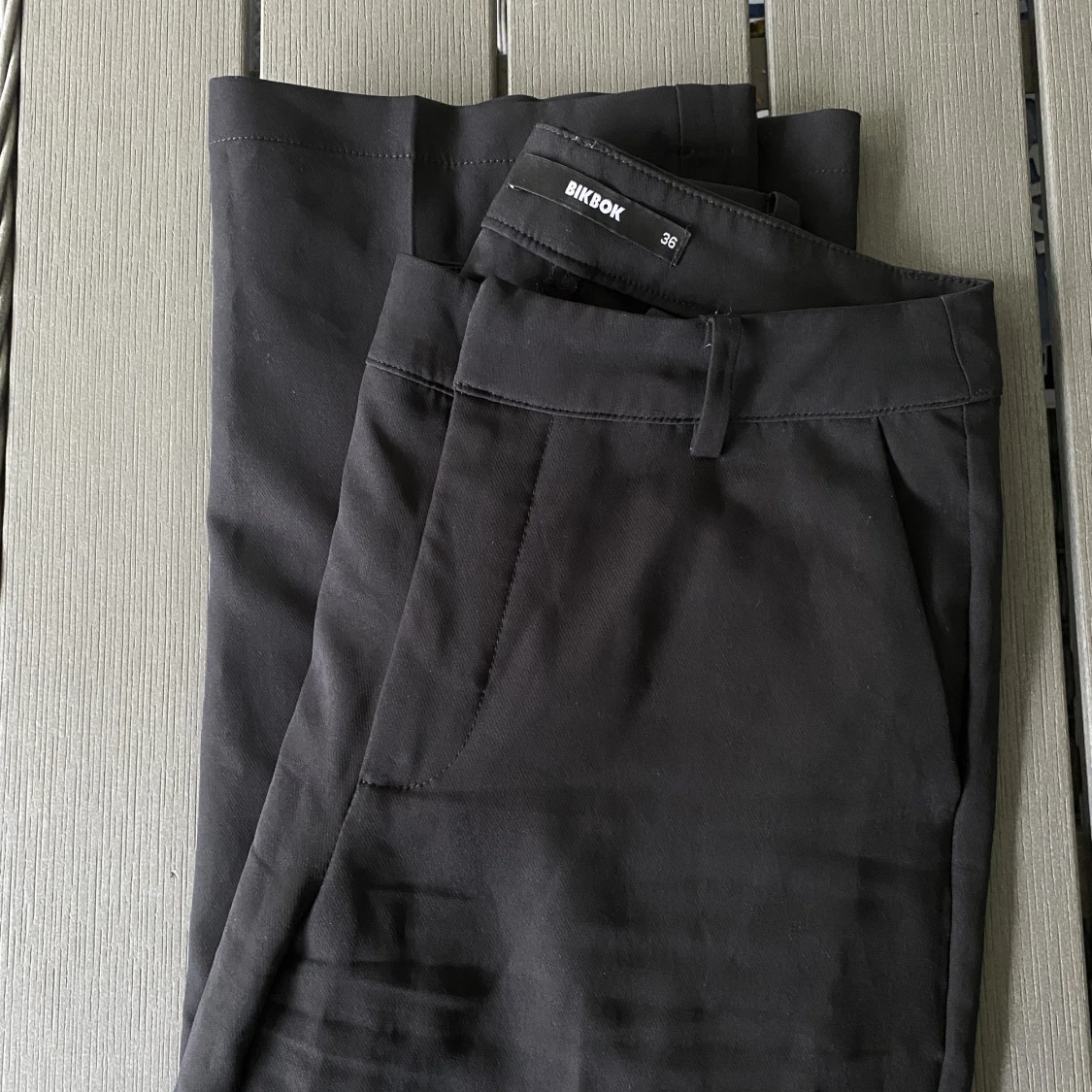 Svarta kostymbyxor  - 91