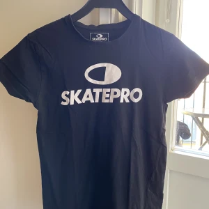 T-shirt Skatepro junior - Fint skick 