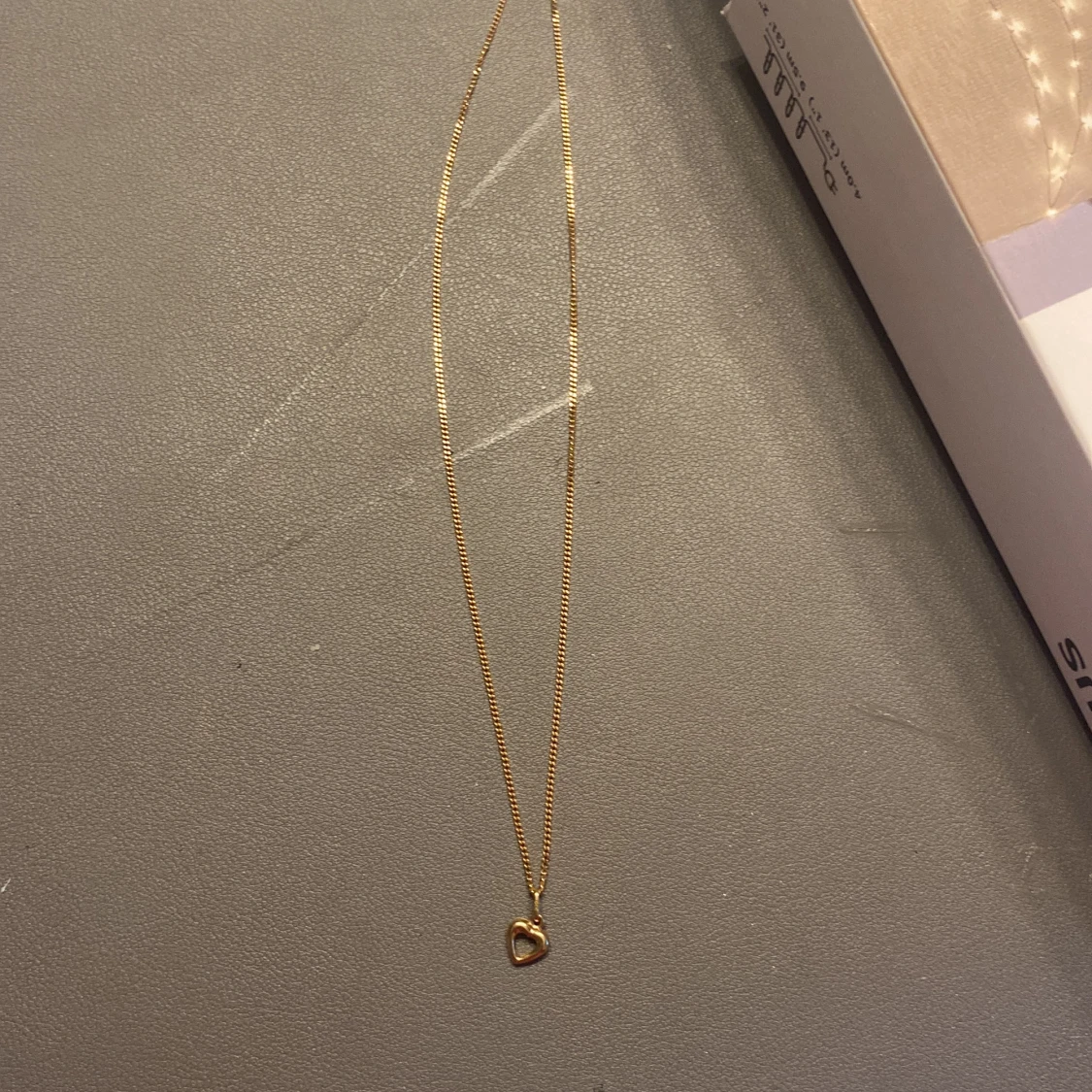 En vackert hjärt halsband