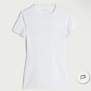Intimissimi Short-sleeved Strech Supima Cotton Top - Säljer nu min intimissimi T-shirt på grund av att den inte kommer till användning. Skriv privat för bild och frågor💗