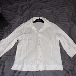 Superfin vit skjorta som knappt använts!