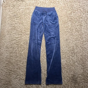 🩵Blåa juciy byxor🩵 - .