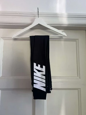 Nike tights - Nike tights stl xs. Använda 1-2 gånger.