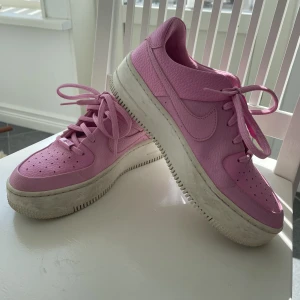 Rosa Nike air force💞 - Rosa Nike airforce använda fåtal gånger därav mycket bra skick💓