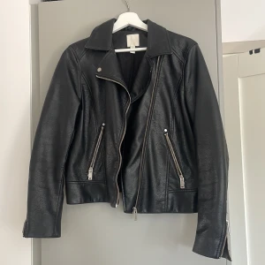 Skinnjacka  - As snygg skinnjacka