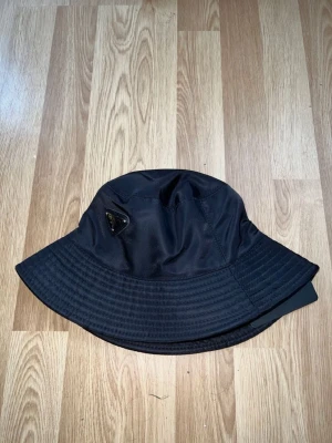 Prada bucket hat - Helt ny och oanvänd