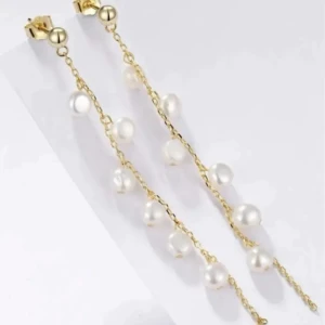 Perle øreringe  - Helt nye. Er fremstillede af sølv men med guldfarvet overflade (forgyldning)  Se også mine andre annoncer 