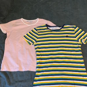 T-shirts  - Två t-shirts som tyvärr inte kommer till användning här hemma! Superskick och mjukt tyg. 1 för 20kr, båda för 30!