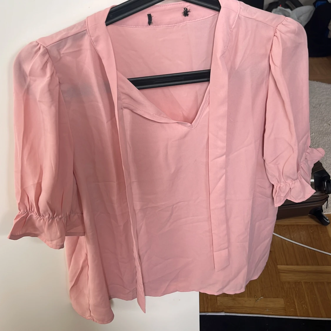 Rosa blus med knyte därfram - 90