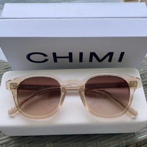 Chimi 01 Ecru - Säljer mina fina chimis då dom tyvärr inte kommer till användning. Dom är använda 2-3 ggr och är köpta i mars 2023. Priset är inte hugget i sten🦋🫶🏼