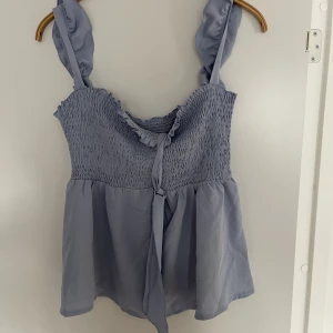 Topp  - Säljer en sån fin topp. Aldrig använd Den är köp från Shein 