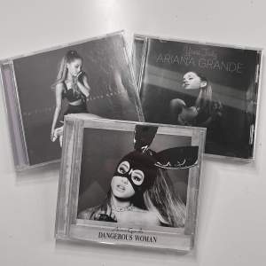 CD skivor av Ariana Grande!  Dangerous Woman, My Everything och yours truly.  Alla 3 för 120 kr + frakt,  1 för 50 kr + frakt.  Köp sker via Swish.