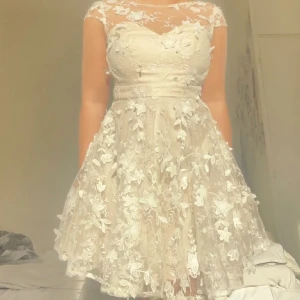 klänning - Super fin sommarklänning! Pris är diskuterbart 