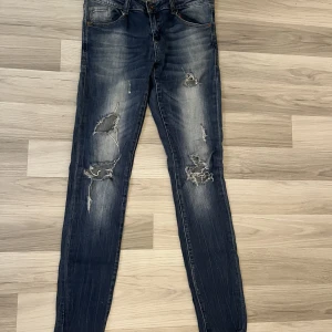 Jeans  - Använda många gånger, Kan skickas inom Sverige 