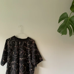 Tunn t-shirt Monki - Ej använd.