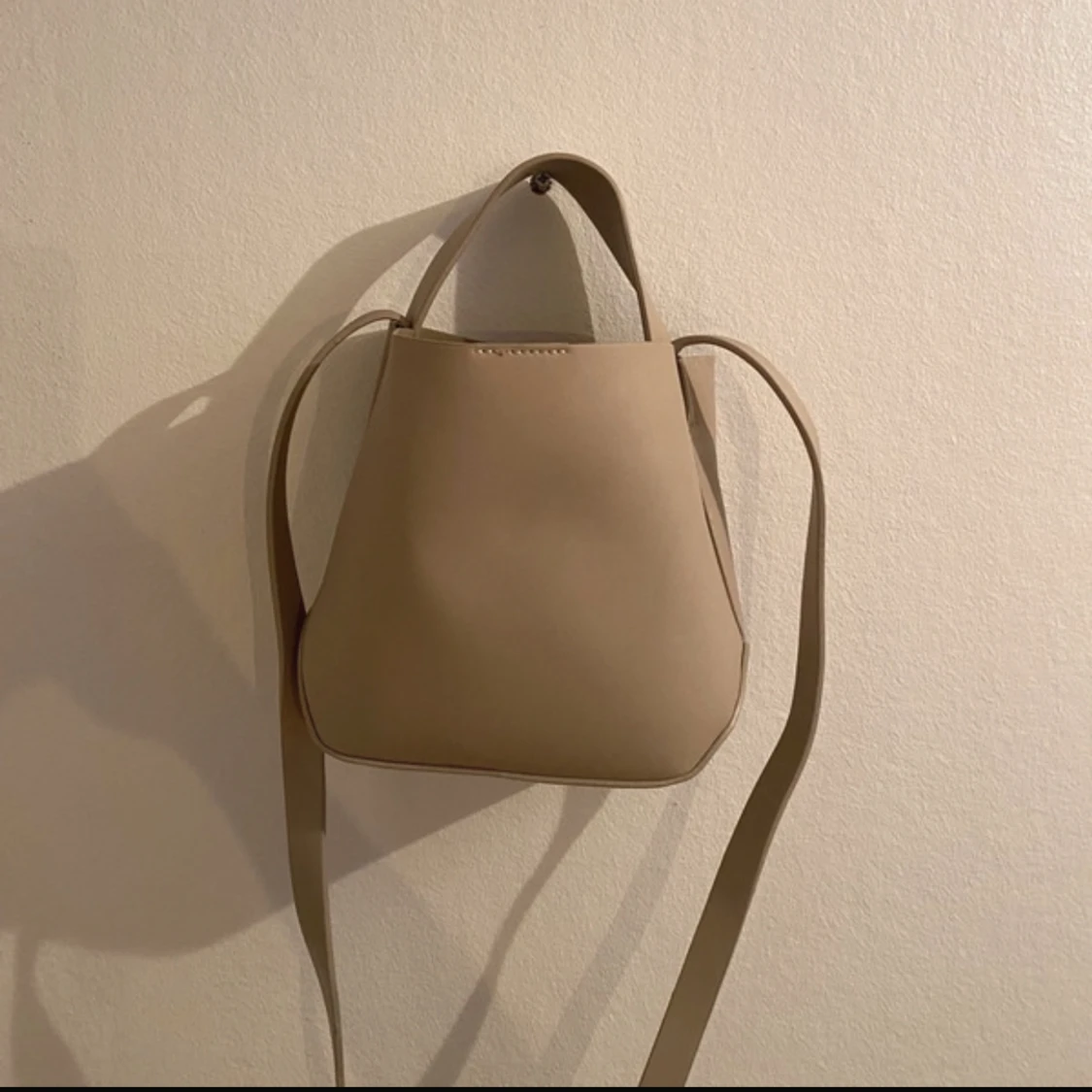 Handväska/axelremsväska från GinaTricot  - 90