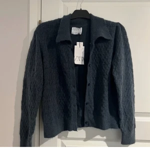 Kofta Zara - Kofta från Zara i storlek 164, passar S-L. Köpt på plick🌟 (Lånade bilder) 