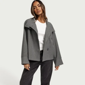 Gina kappa  - Jättefin kappa från Gina💕 Använt ett ett fårtal gånger men den är som helt ny. 