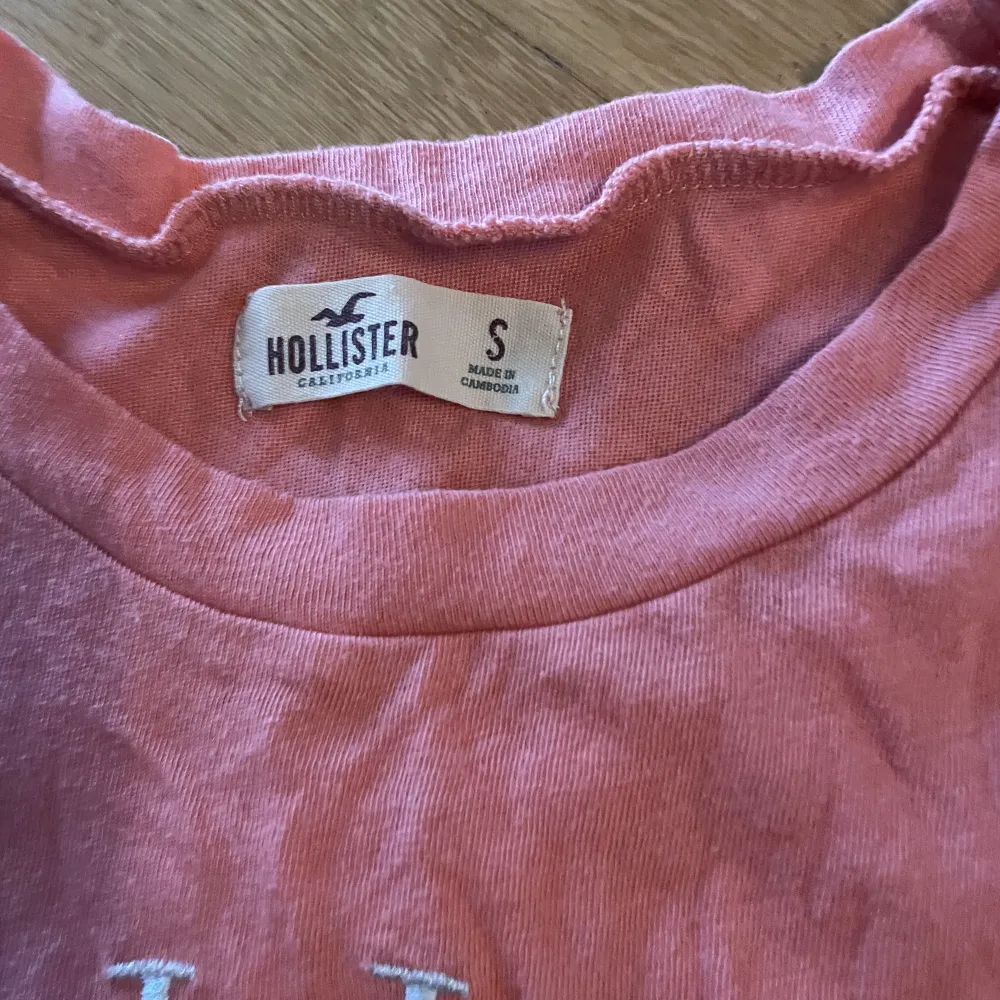 Superfin T-shirt från Hollister. Bra skick! Storlek S.. T-shirts.