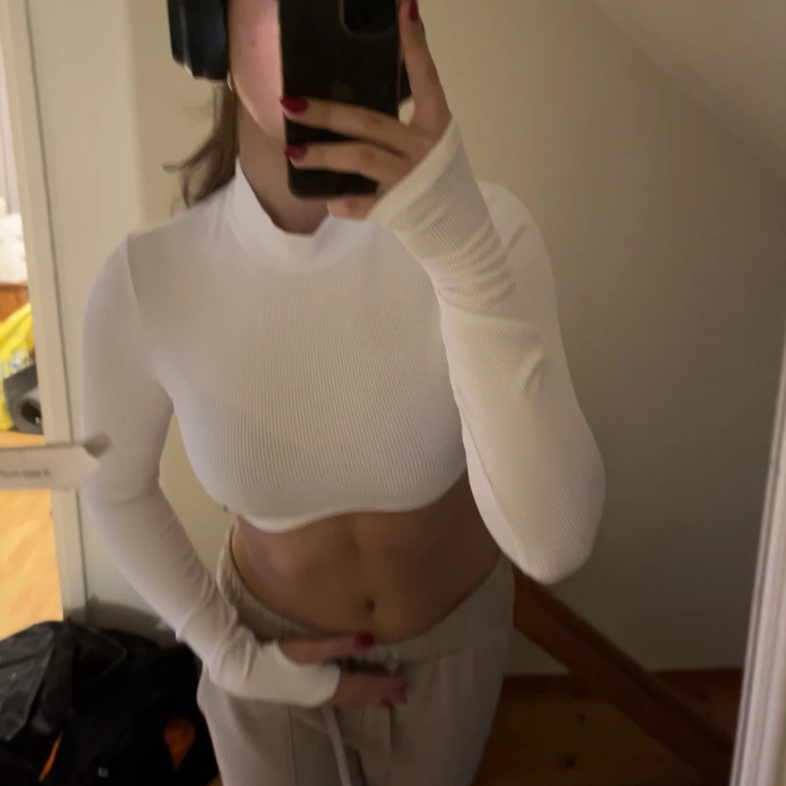 Kort topp med hål i ärmarna  - 91