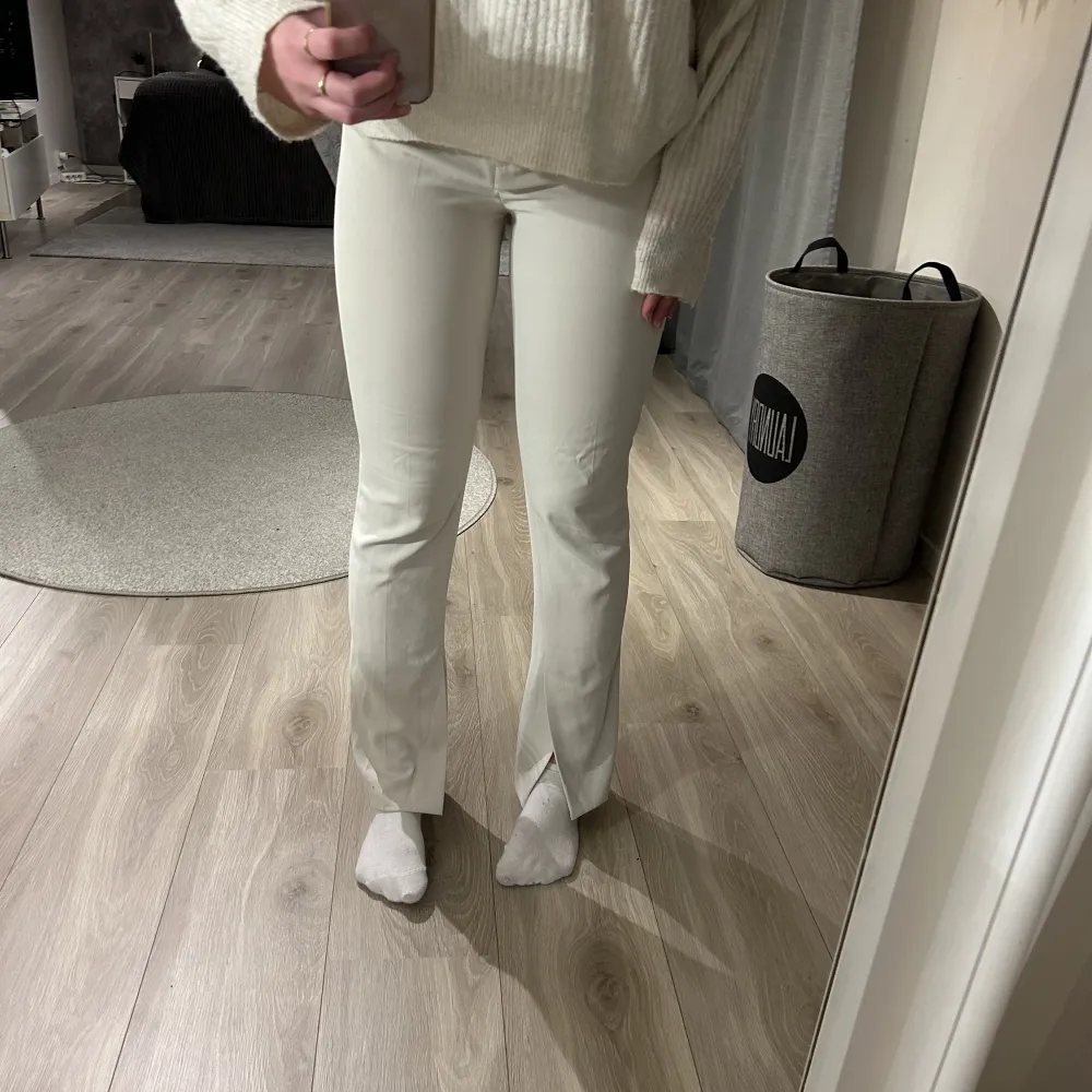 Superfina och sköna kostymbyxor från H&M i storlek 36!. Jeans & Byxor.