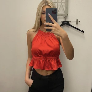 Röd topp - Från veromoda aldrig använd 🥰öppen rygg 