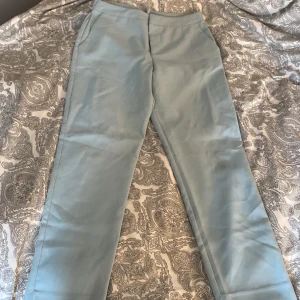 Kostym sett  - !! Tar bara Swish mot en film när jag postar då jag inte kan ta emot betalningar från Plick!!