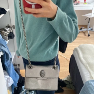 Kurt greiger väska - Fick i julklapp köptes för 1100kr. Säljer pga av att det inte är brist på väskor längre..🔥😍🙌 