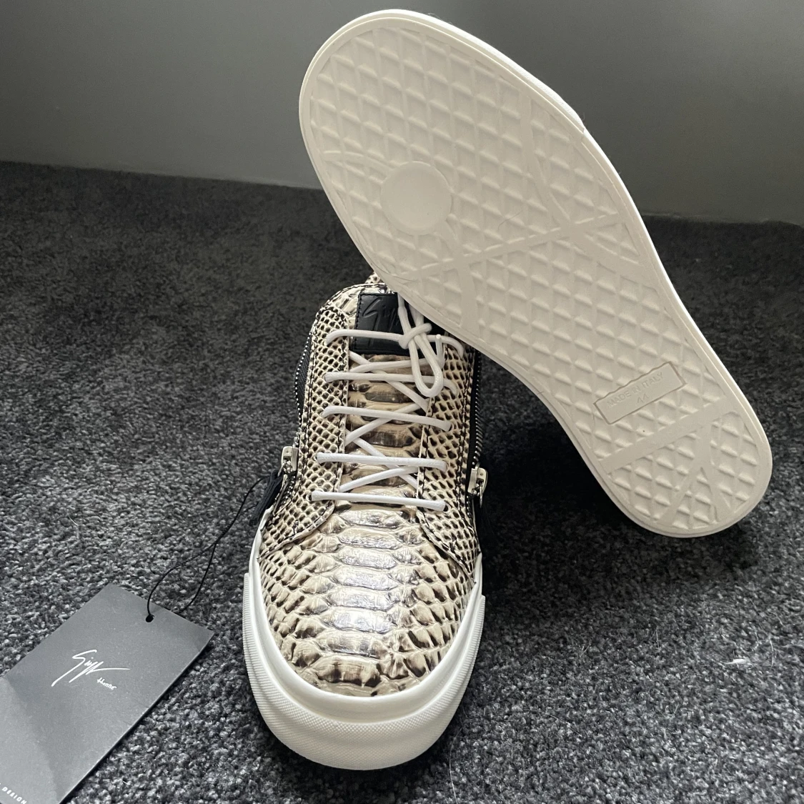 Giuseppe Zanotti skor  - 91