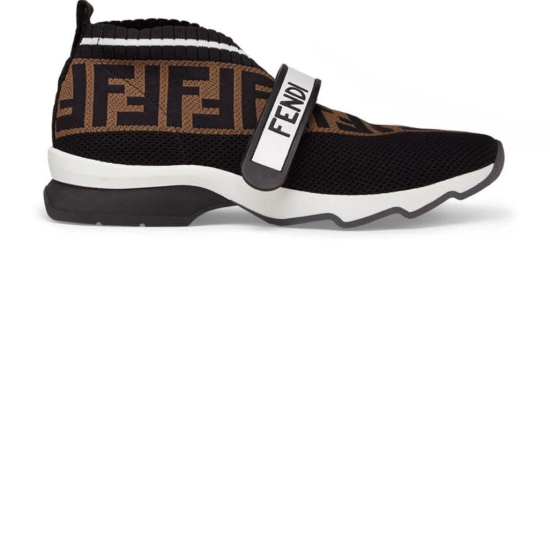 Fendi skor  - 90