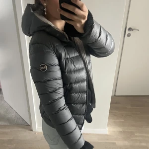 Colmar jacka - Säljer min colmar jacka som tyvärr är lite för liten för mig