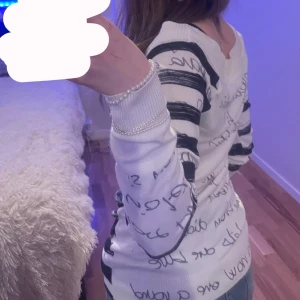 En söt tröja - Säljer en söt tröja från Desigual❤️