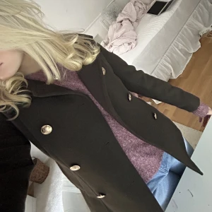 Brun kort kappa  - Aldrig använd, jättefin 