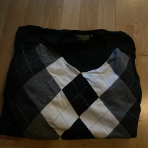 Argyle tröja - Svart argyle tröja, jag har fler  
