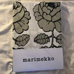 Also have one un opened  marimekko bedsheets includes pillow cover price for this is 40€ in euros and one vallila  curtain,size is 140cm x 240cm 45€   You can offer to only buy one of those or packet price for both will be then 85€  