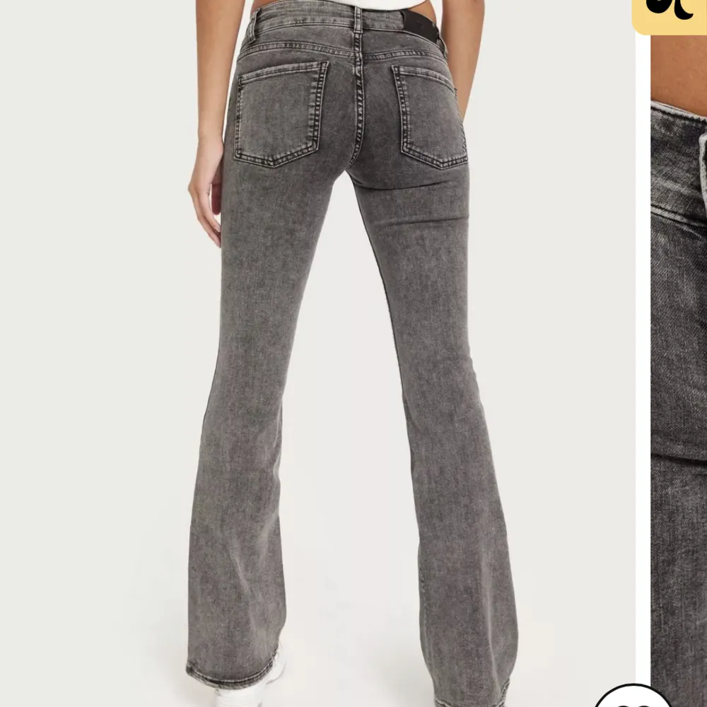 Säljer mina lågmidjade jeans från Nelly. Köpta för 700 o använda typ 2 gånger. Dom är stretchiga . Jeans & Byxor.