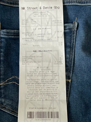 Knappt använda Replay Anbass hyperflex - Använda endast ett par gånger och som nya. Inköpta på NK och kvitto finns. Nypris 1799:-