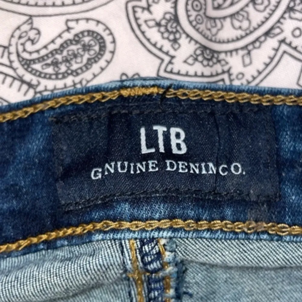 ltb jeans i storlek 32, köptes vintage och aldrig använda, skinnyjesns. Jeans & Byxor.