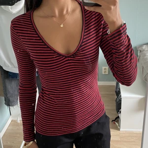 Långärmad tröja - Randig tröja köpt på secondhand❤️