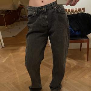 Baggy jeans från HM. Använt en gång 