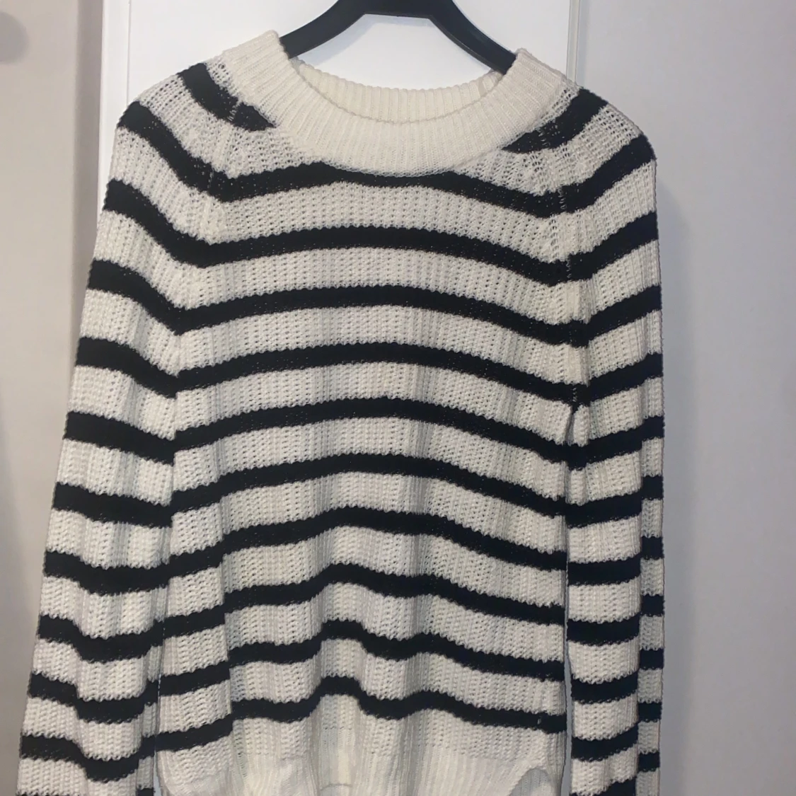 Randig stickad tröja