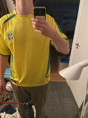 Brasilien tröja  - En kopia !!  Köpt på Rapsfält i Malmö 