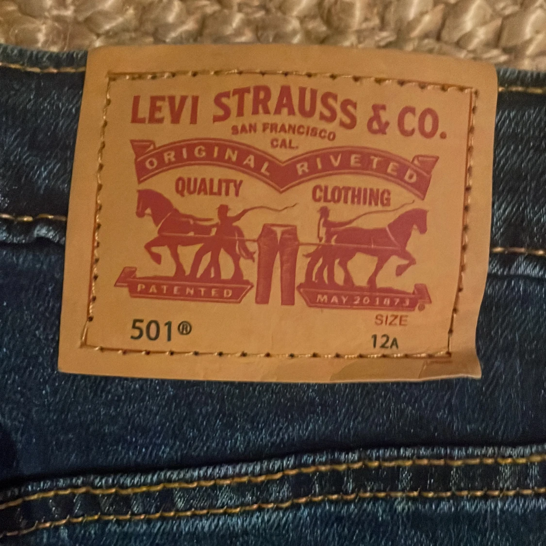 Levis 501 mörkblå  - 91