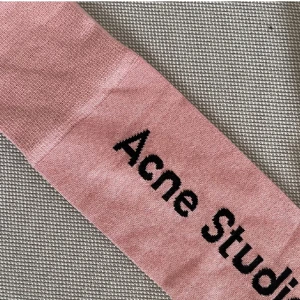 Acne studios strumpor rosa  - Nya strumpor från acne studio i storlek 37-40 kostar från början 600