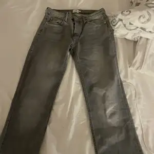 Super snygga jeans från laget 157 som inte används, passar inte mig längre och vill sälja dom vidare💕