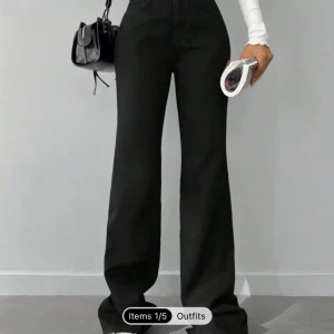 Jeans - Svarta jeans som tyvärr är försmå. Oanvända ❤️Pris kan diskuteras vid snabb affär ☺️